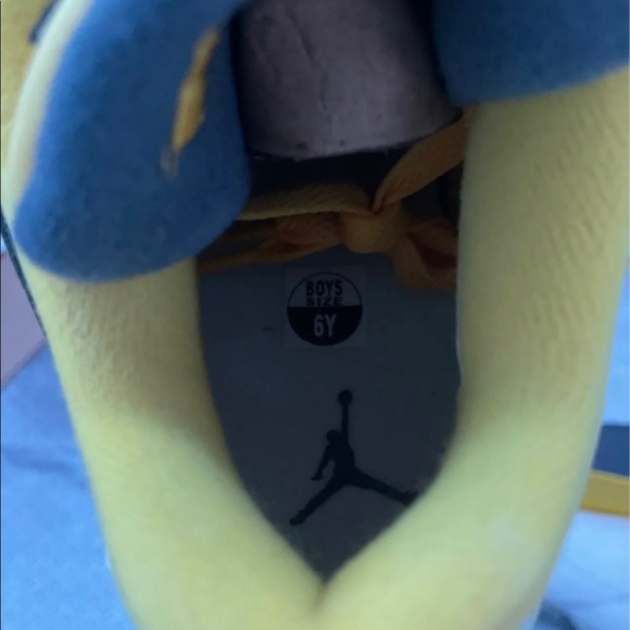 Jordan 4 Lightning Yellow gs size 6 DS - Picture 5 of 11